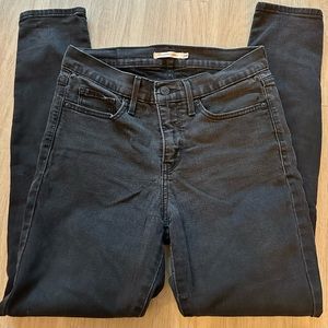 Levi’s Shaping Skinny Jeans